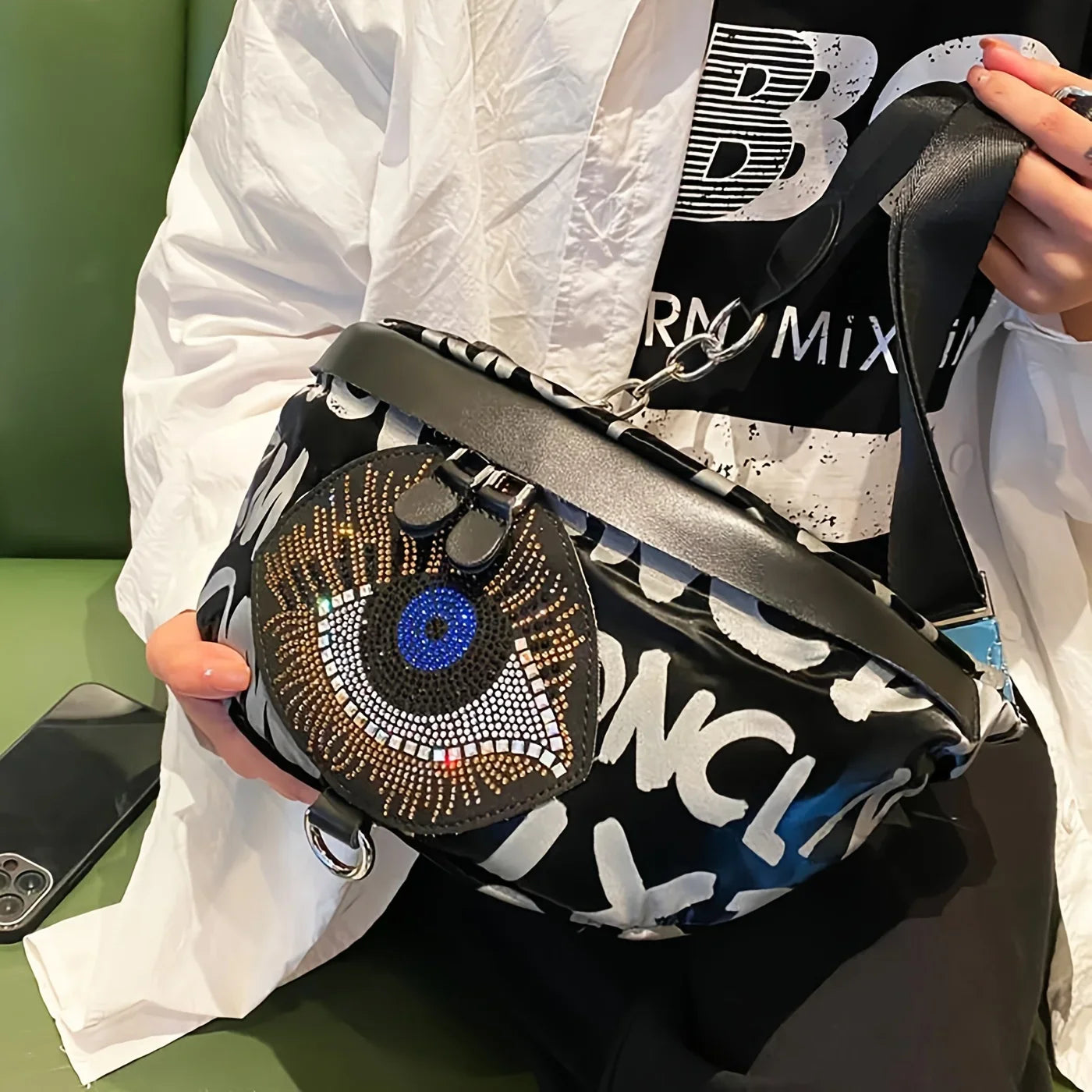 Sacoche bandoulière femme ethnique – pratique et mains libres pour le voyage